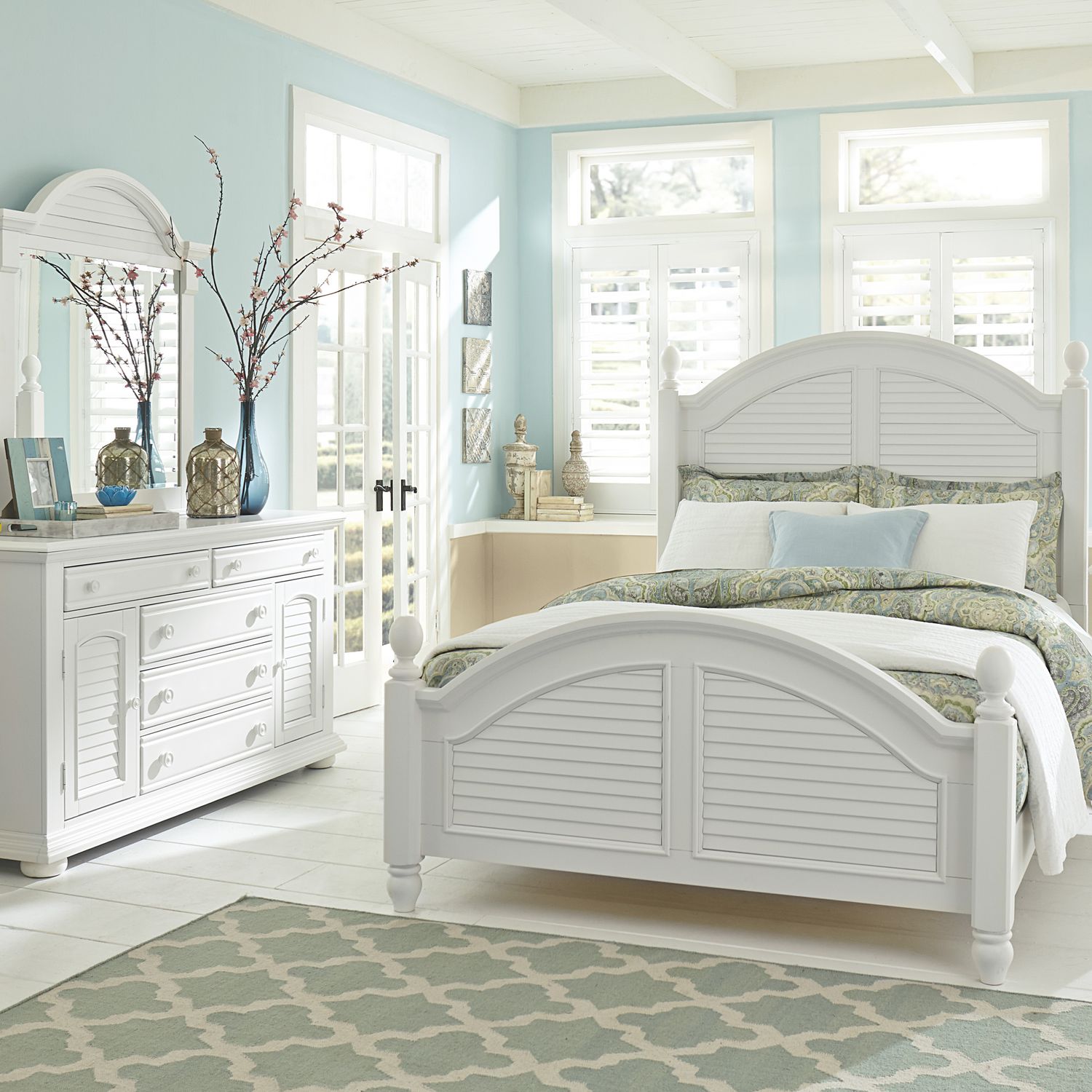 Liberty Furniture | Products | King Poster Bed Dresser And Mirror